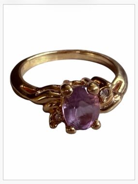 Vintage Costume Ring Gold Tone with Purple Oval Gemstone
